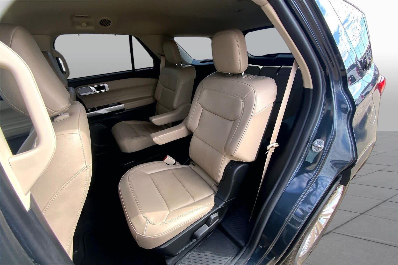 Used 2022 Ford Explorer Limited w/ Equipment Group 301A RWD image 21
