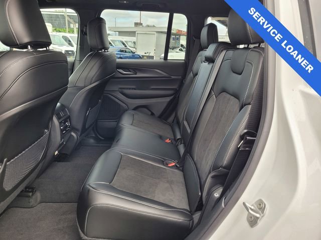New 2025 Jeep Grand Cherokee Altitude AWD/4WD image 8
