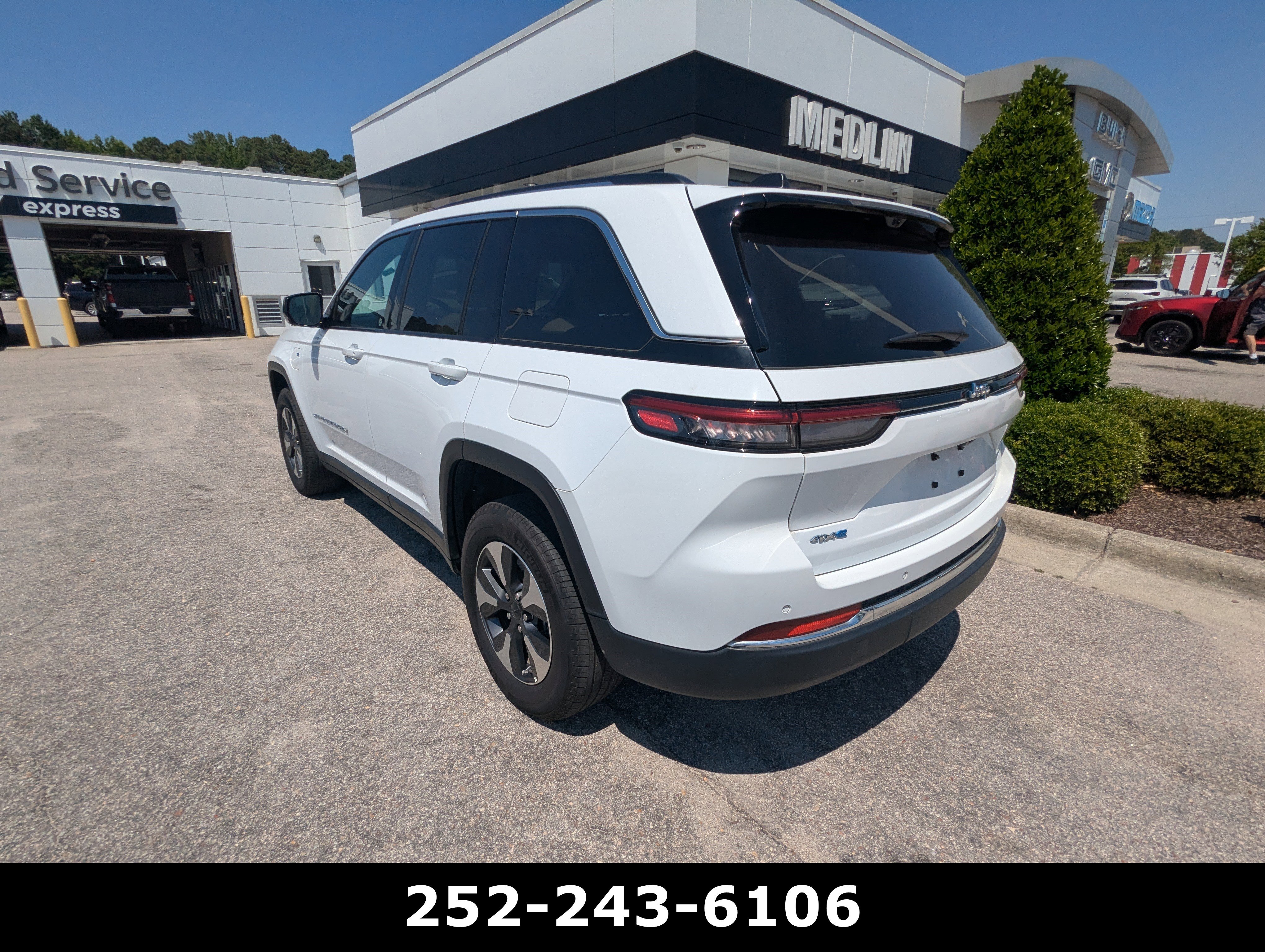 Used 2022 Jeep Grand Cherokee Limited 4xe w/ Luxury Tech Group II AWD/4WD image 7