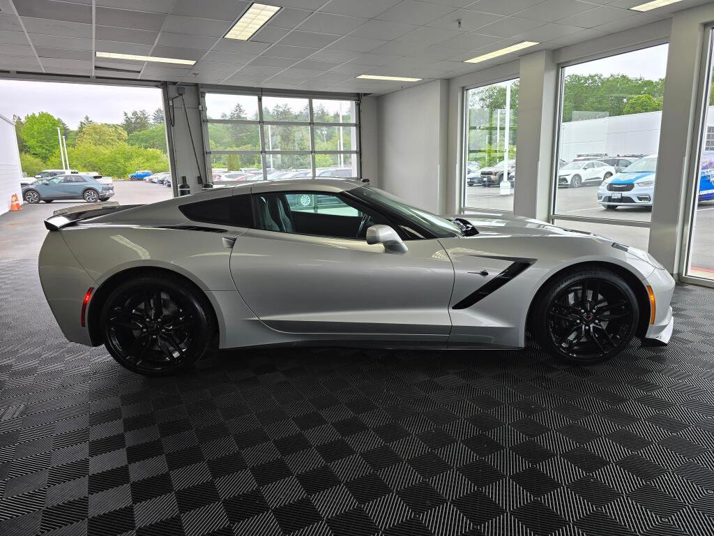 Used 2017 Chevrolet Corvette Stingray Coupe w/ Carbon Flash Badge Package RWD image 2