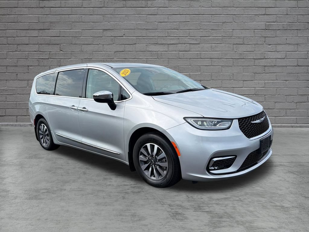 Used 2023 Chrysler Pacifica Limited FWD image 7