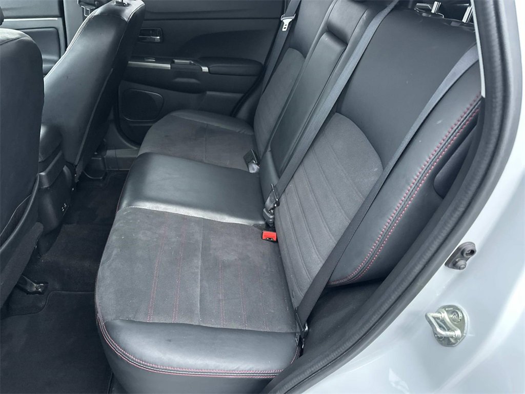 Used 2022 Mitsubishi Outlander Sport SE image 12