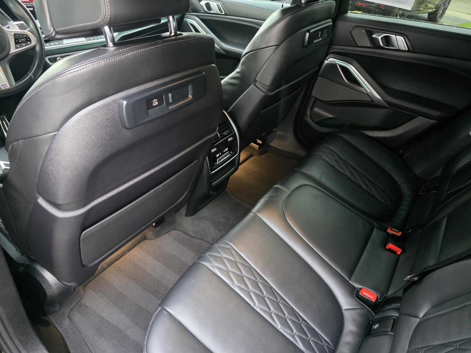 Used 2023 BMW X6 M50i w/ Shadowloine Package image 15