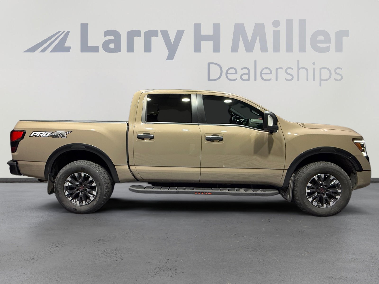 Certified 2024 Nissan Titan PRO-4X w/ Pro-4x Convenience Package image 6