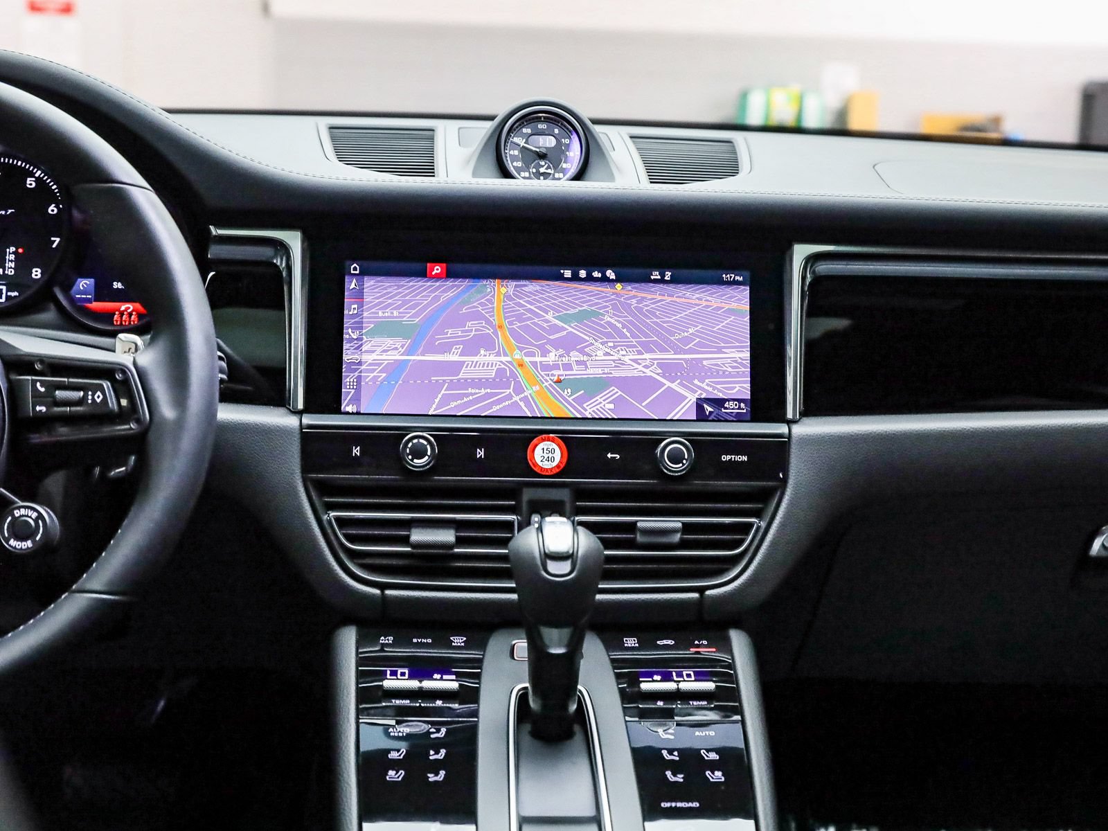 Certified 2025 Porsche Macan Turbo AWD/4WD image 15