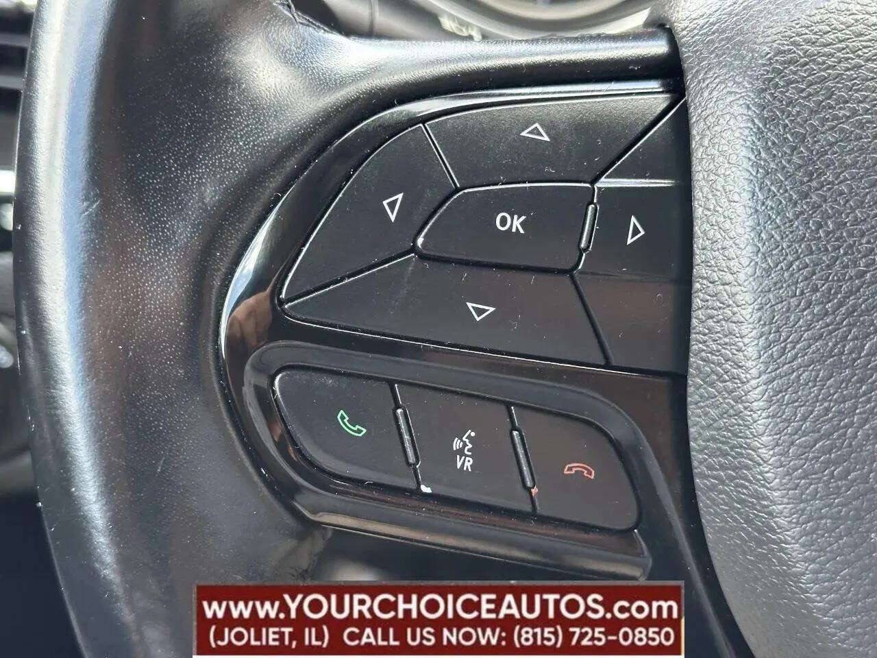 Used 2021 Jeep Cherokee Latitude Plus FWD image 40