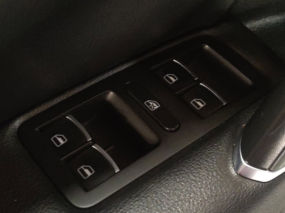 Used 2017 Volkswagen Passat 1.8T R-Line image 27