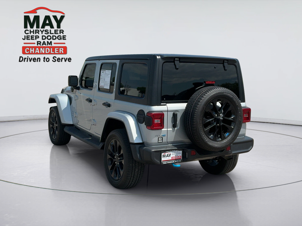 Used 2023 Jeep Wrangler Unlimited Sahara w/ Cold Weather Group AWD/4WD image 5