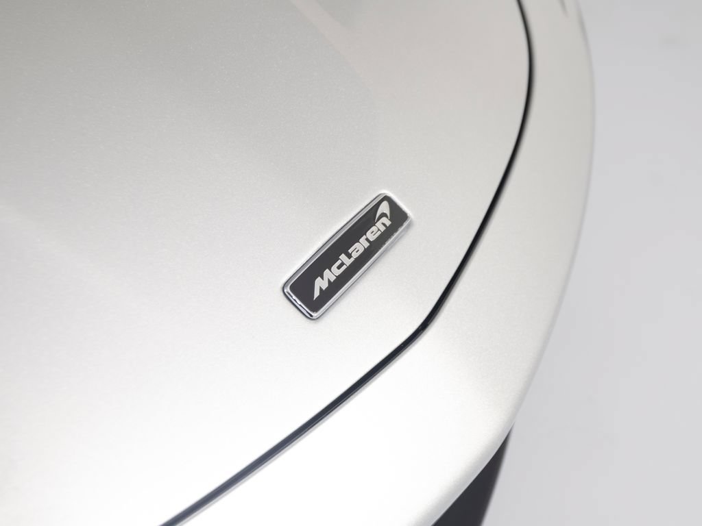 Used 2022 McLaren GT RWD image 36
