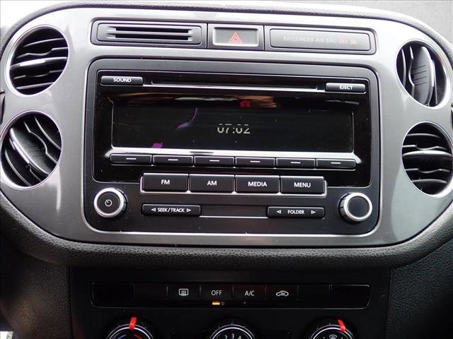 Used 2013 Volkswagen Tiguan S image 16