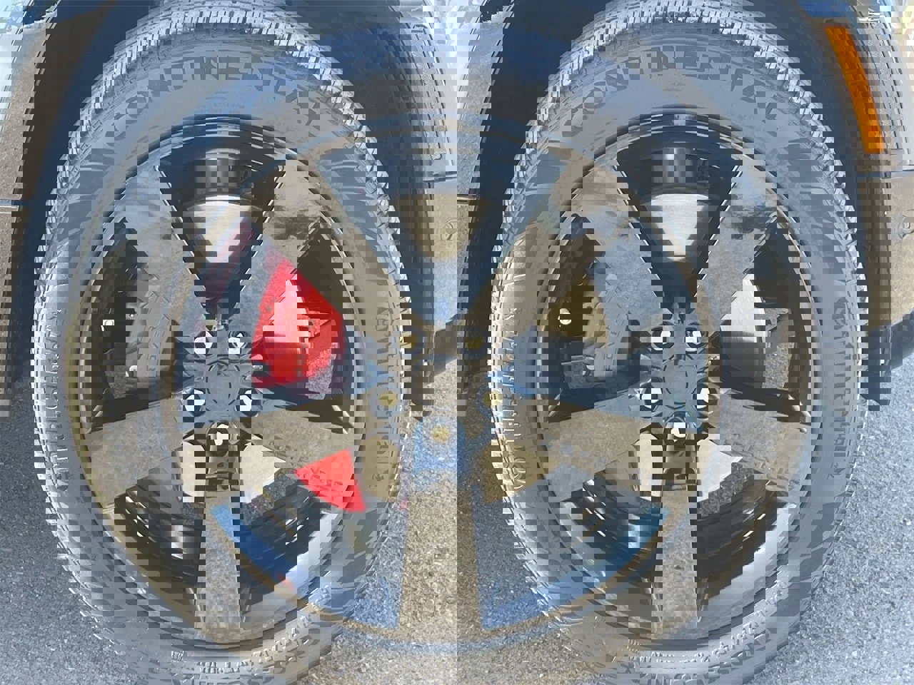 Used 2024 Land Rover Defender 110 X-Dynamic SE image 9