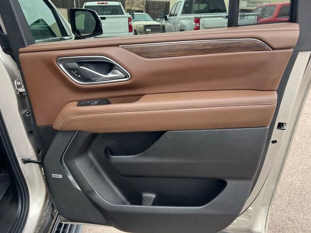 Used 2024 Chevrolet Suburban High Country image 39