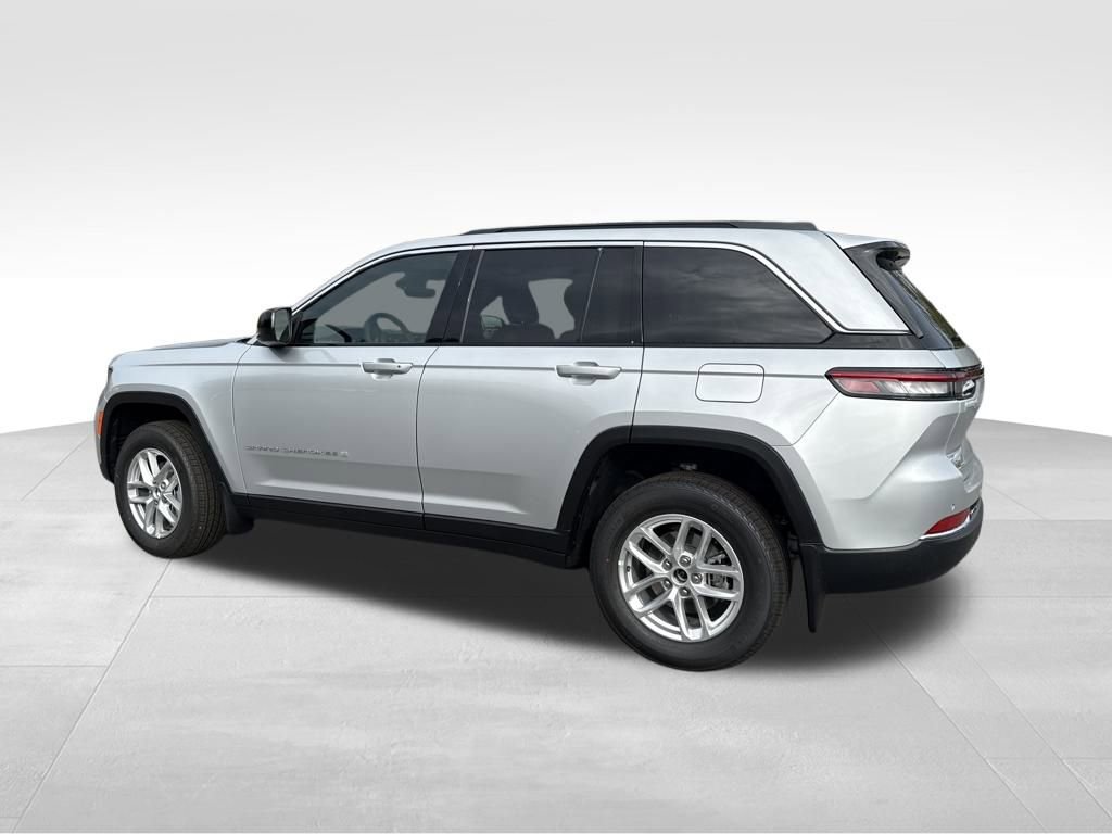 New 2025 Jeep Grand Cherokee Laredo X w/ Trailer Tow Package image 7