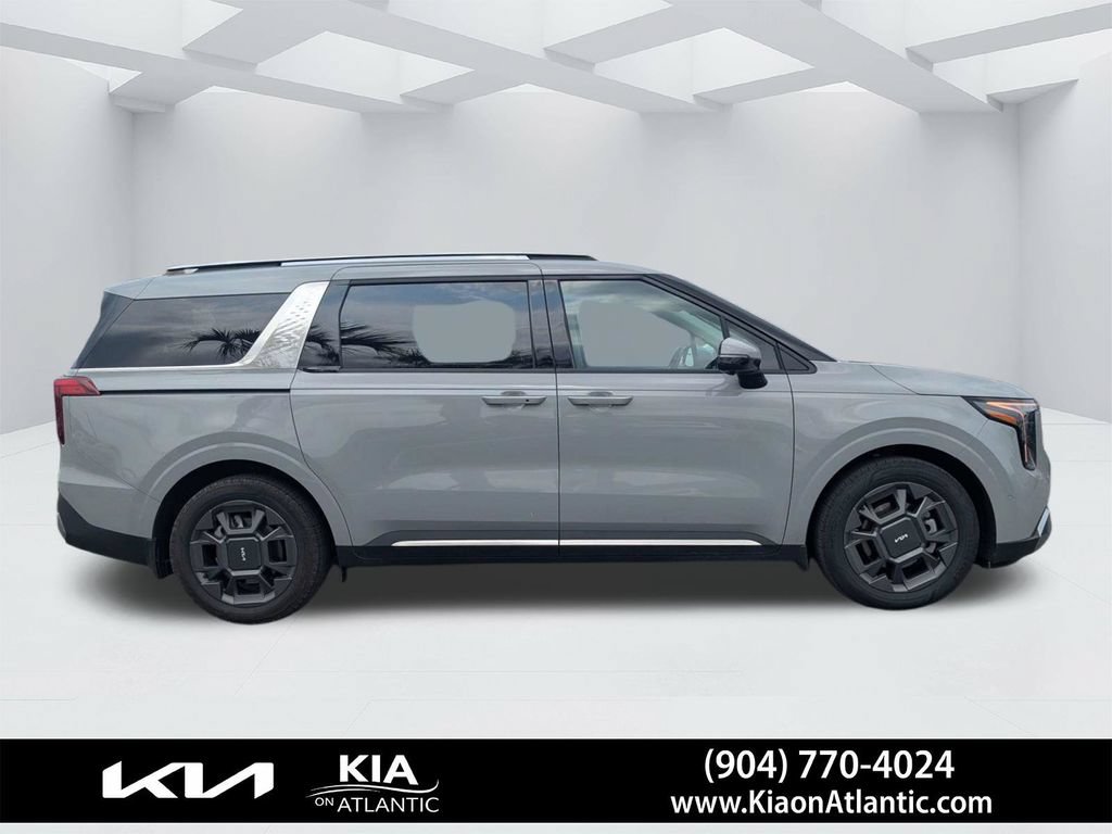 Used 2025 Kia Carnival SX FWD image 2