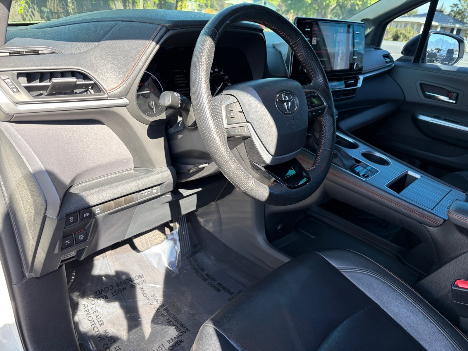 Used 2022 Toyota Sienna XSE w/ XSE Plus Package AWD/4WD image 10