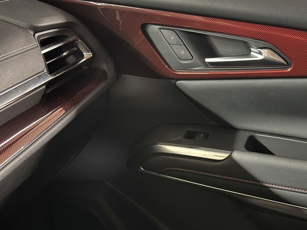 Used 2024 Chevrolet Traverse Z71 image 27