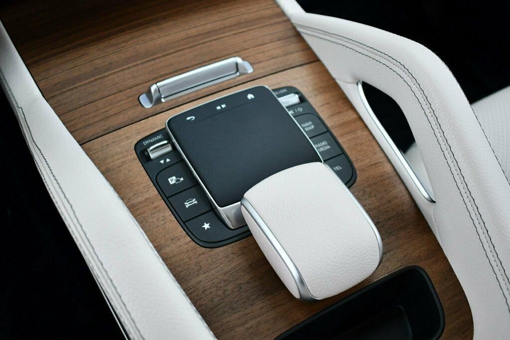 Used 2024 Mercedes-Benz GLE 450 4MATIC image 48