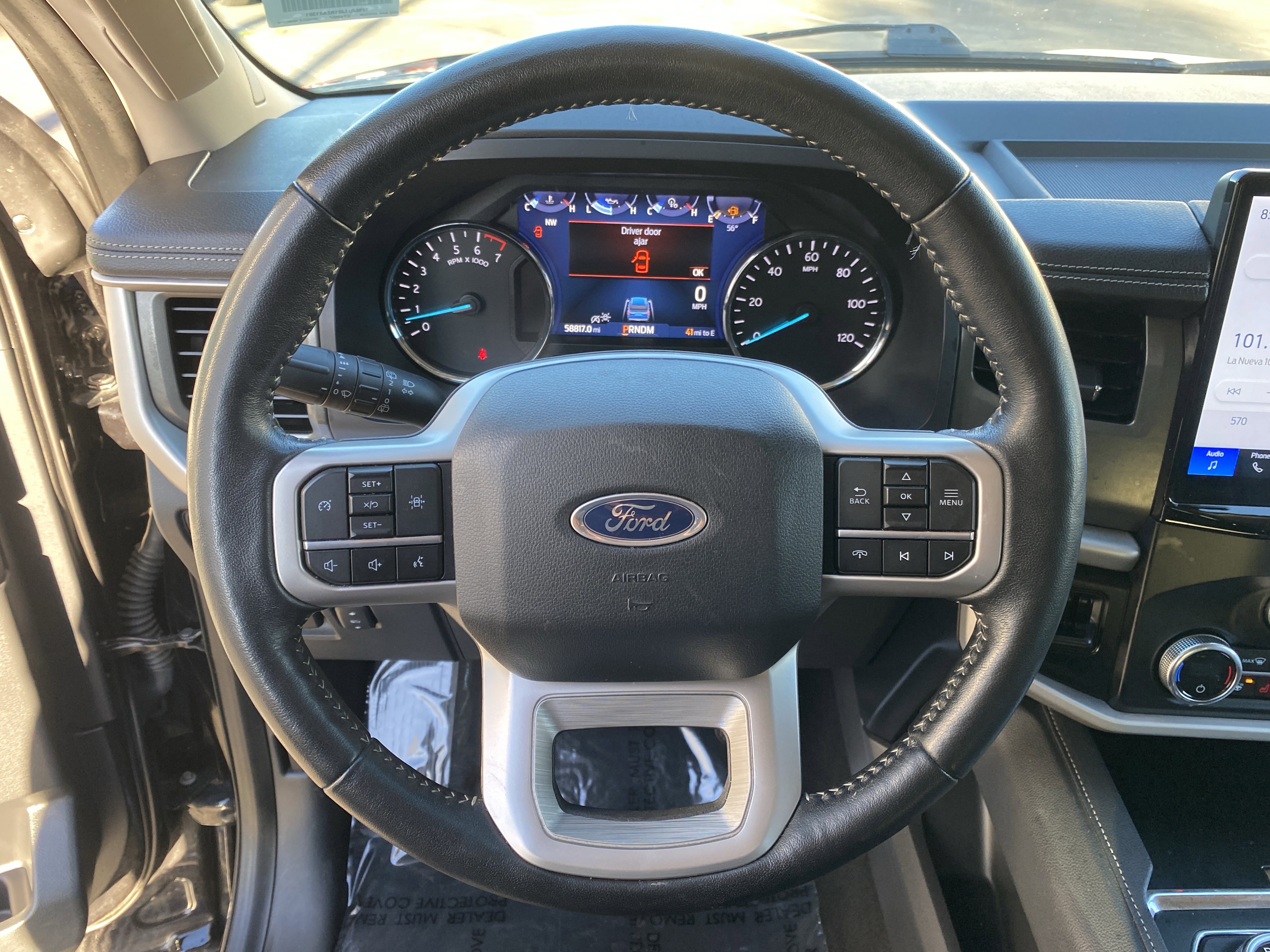 Used 2024 Ford Expedition XLT image 26