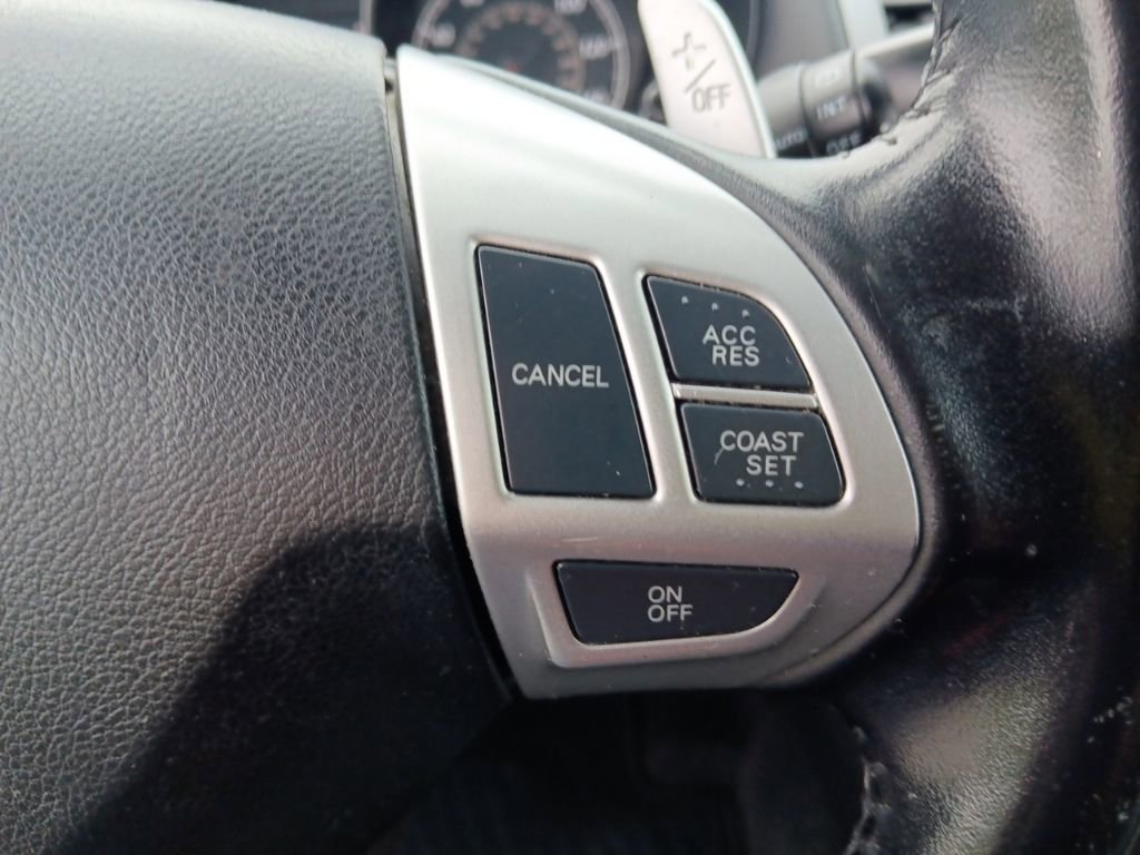 Used 2010 Mitsubishi Outlander XLS AWD/4WD image 14