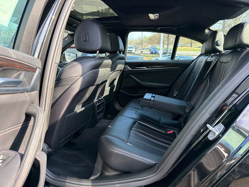 Used 2019 BMW 530i xDrive image 16