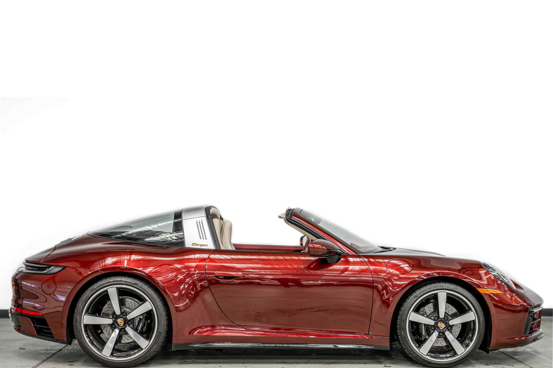 Used 2021 Porsche 911 Targa 4S Heritage Design image 2