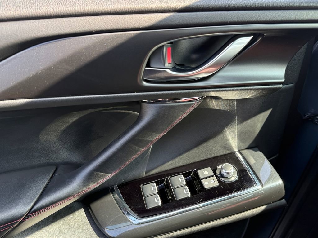 Used 2023 MAZDA CX-9 Carbon Edition image 9