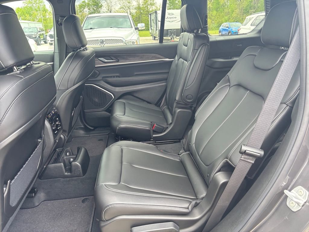 New 2026 Jeep Grand Cherokee L Limited AWD/4WD image 22