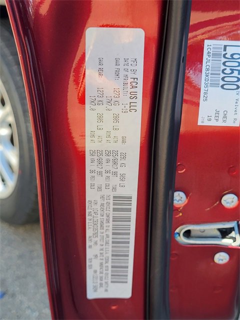 Used 2019 Jeep Cherokee Latitude w/ Popular Appearance Group image 32