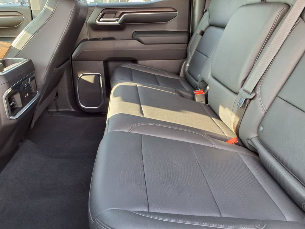 Used 2023 GMC Sierra 1500 SLT RWD image 11