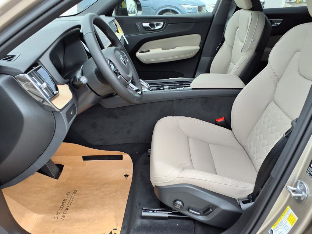 New 2026 Volvo XC60 B5 Plus w/ Protection Package Premier image 13