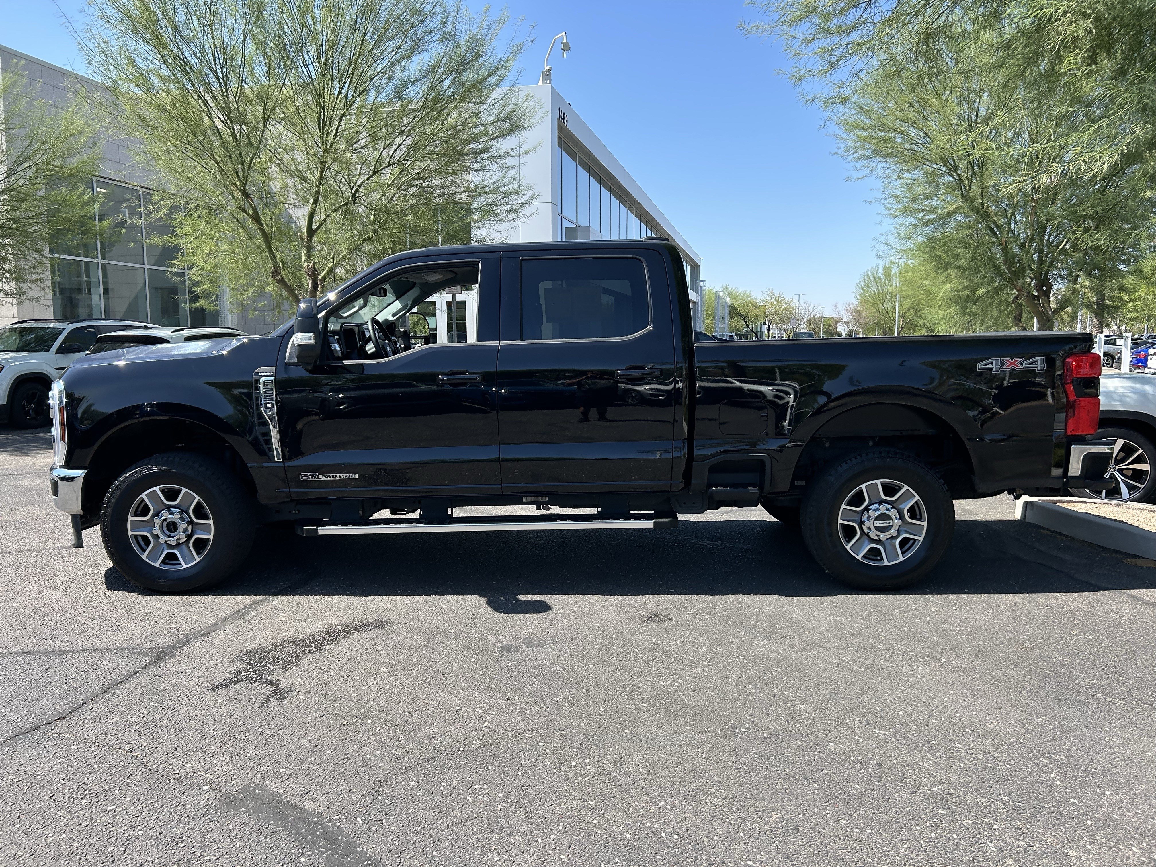 Used 2025 Ford F250 Lariat AWD/4WD image 2