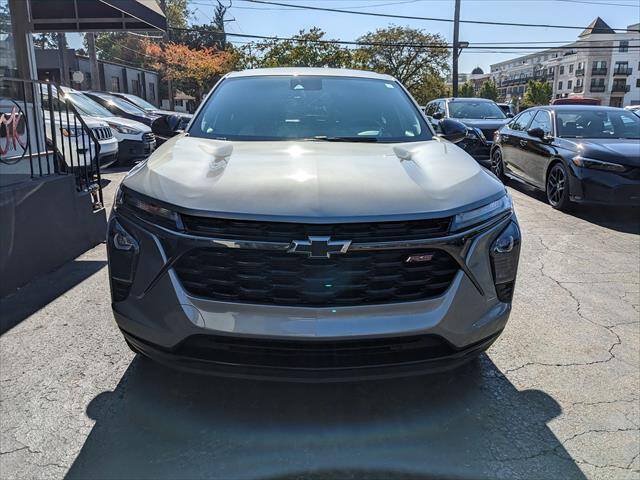 Used 2024 Chevrolet Trax RS FWD image 7