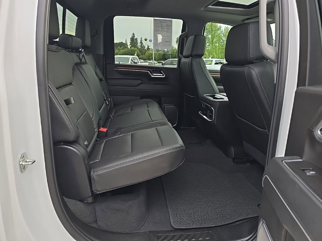 Used 2025 GMC Sierra 3500 Denali image 32