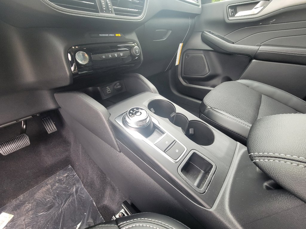 New 2026 Ford Escape SE image 28