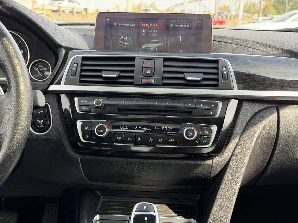 Used 2018 BMW 330i xDrive Sedan AWD/4WD image 23