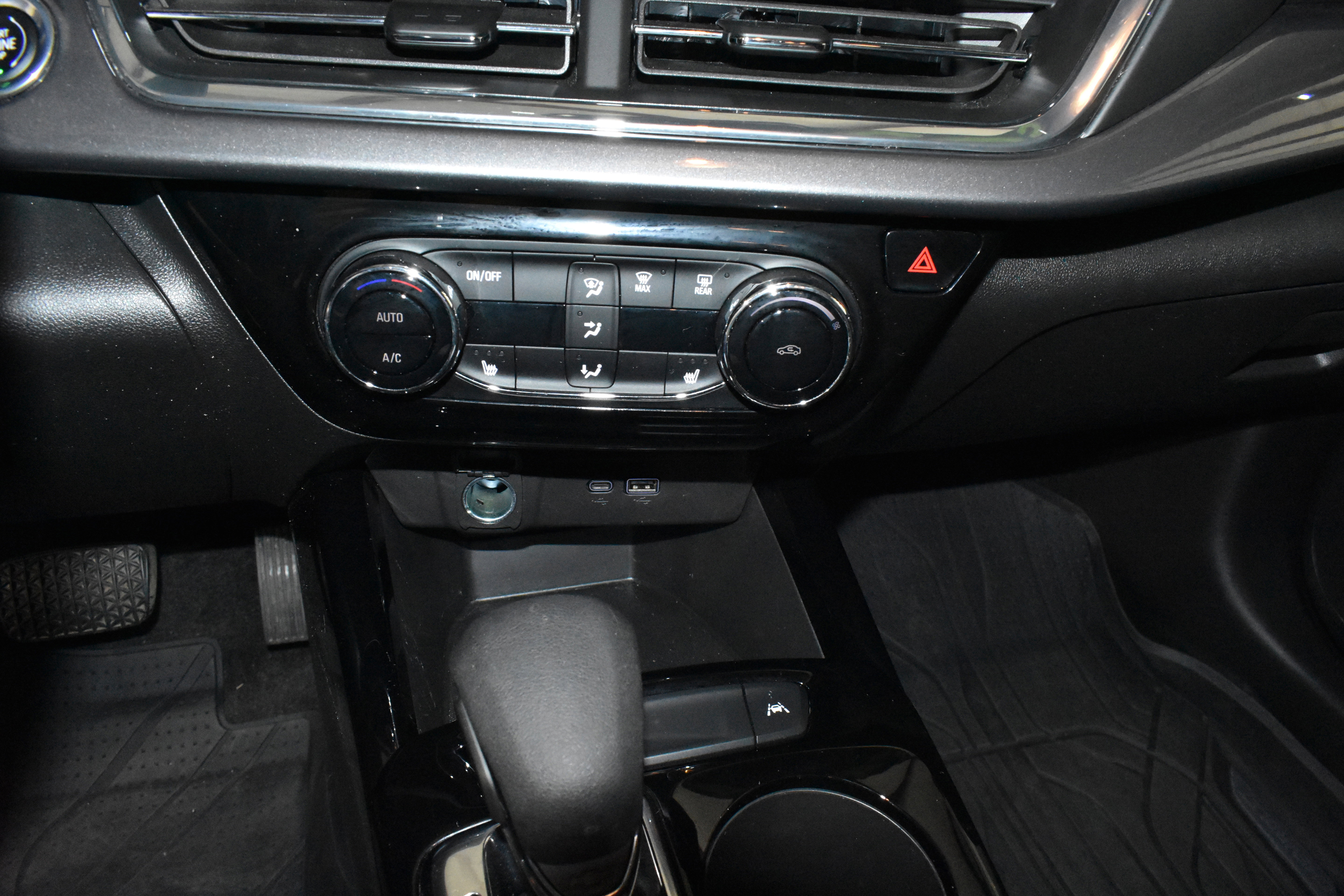 Used 2025 Chevrolet Trax ACTIV w/ Driver Confidence Package FWD image 20
