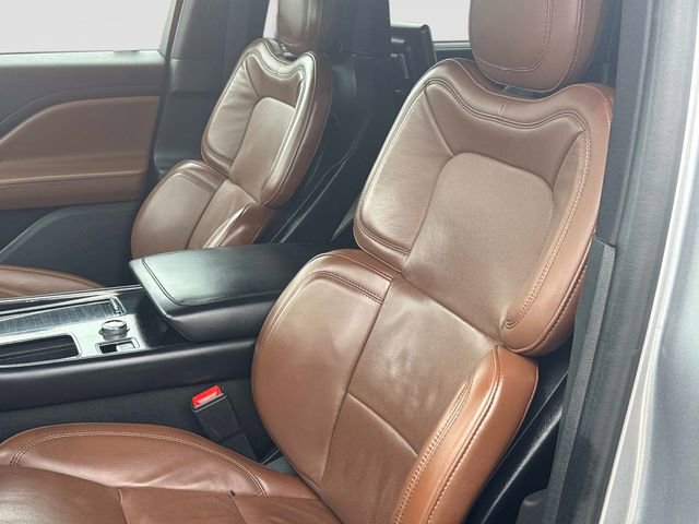 Used 2020 Lincoln Aviator Reserve w/ Equipment Group 202A image 14