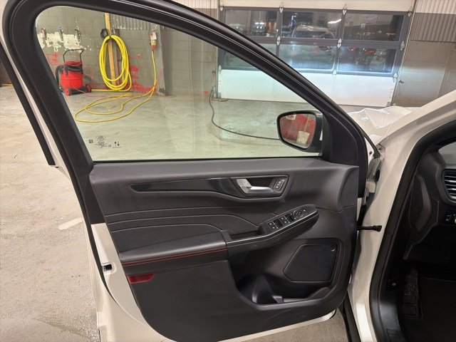 Used 2025 Ford Escape ST-Line Elite image 18