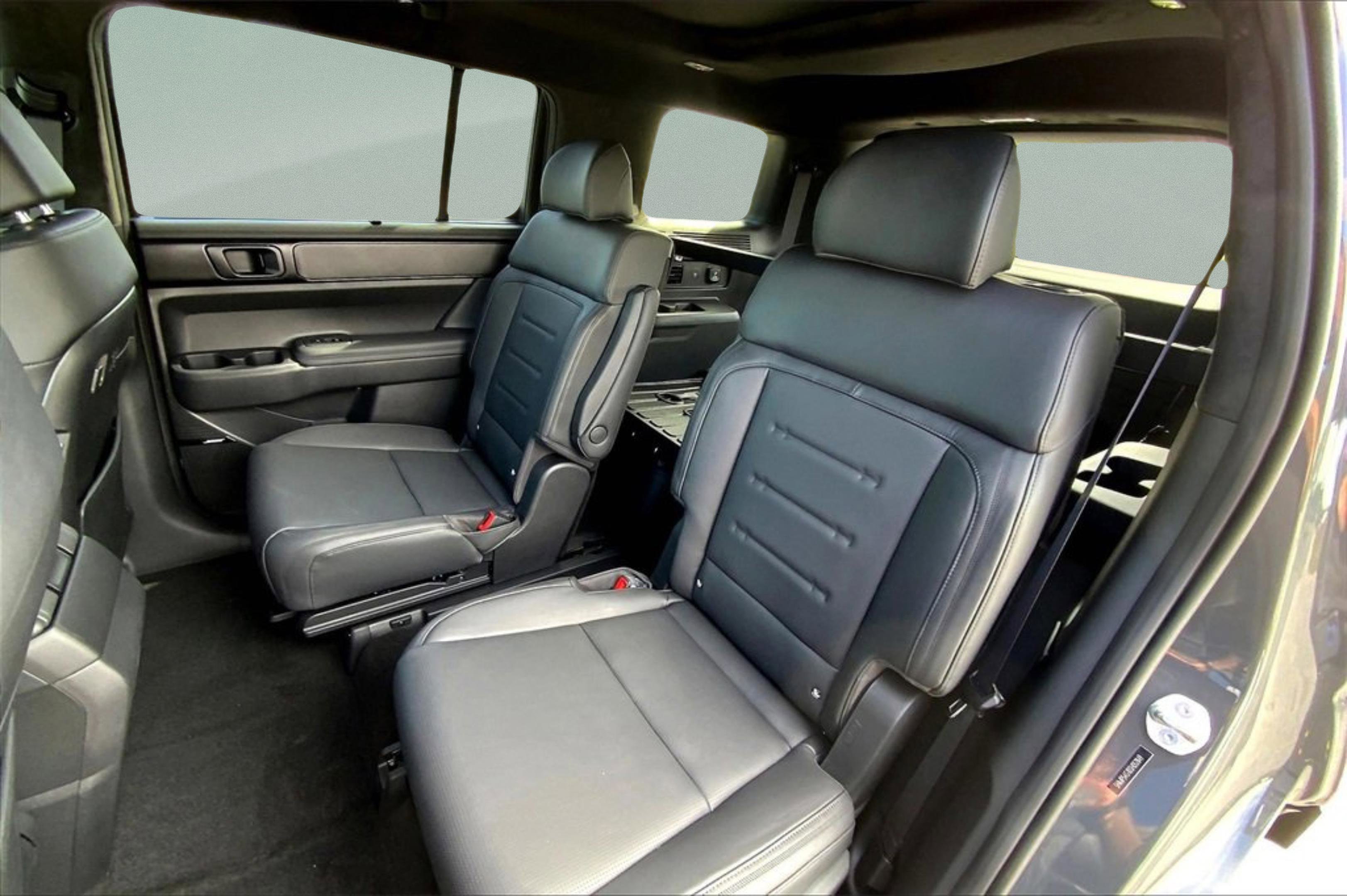 New 2025 Hyundai Santa Fe Calligraphy image 13