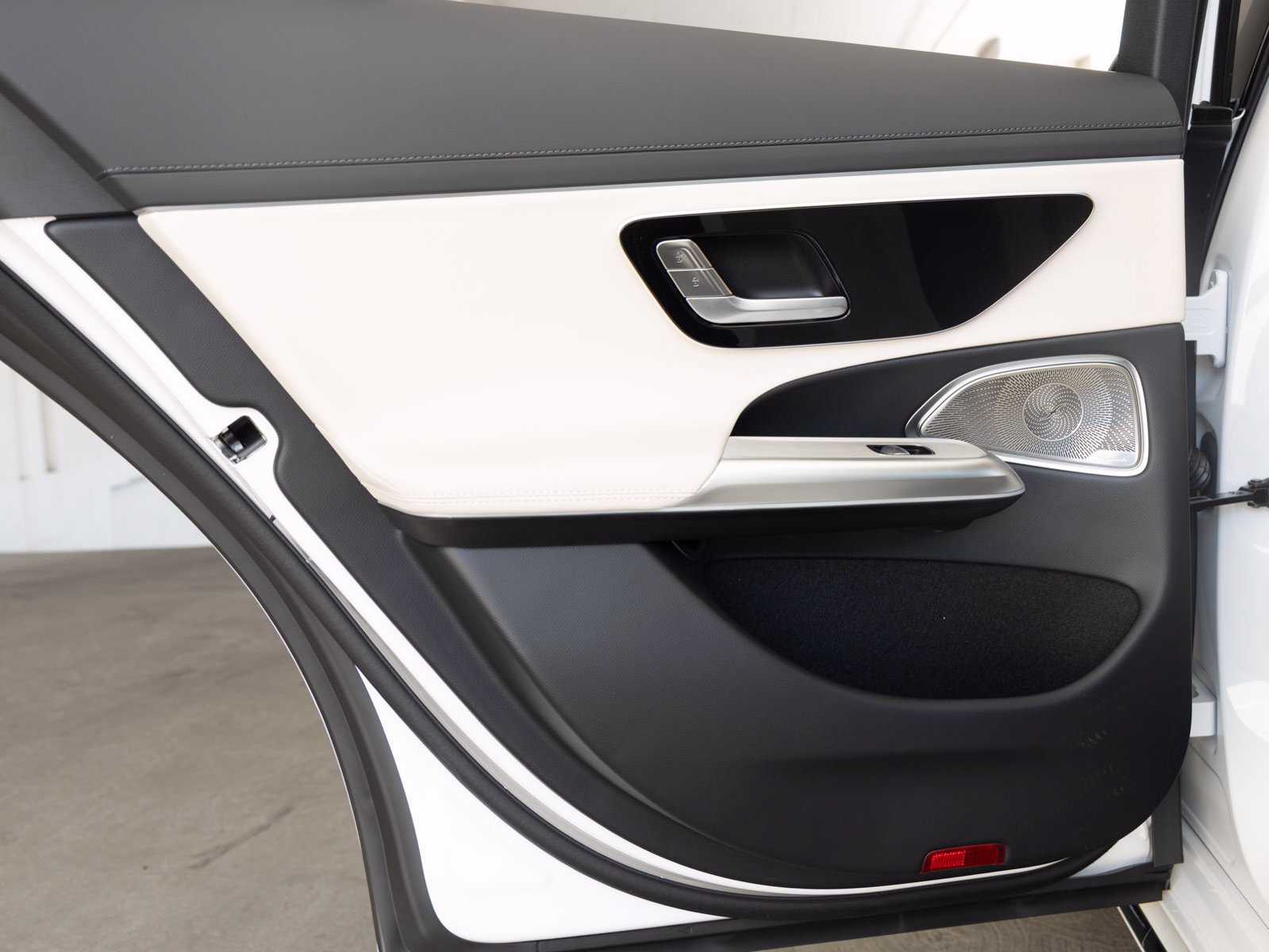 New 2026 Mercedes-Benz E 450 4MATIC Sedan image 18