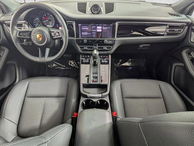 Certified 2025 Porsche Macan Turbo image 21