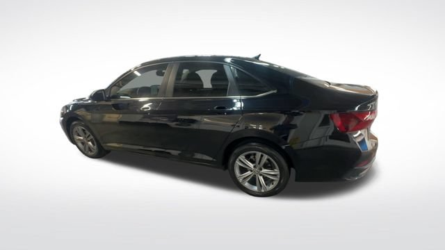 Certified 2023 Volkswagen Jetta SE FWD image 6