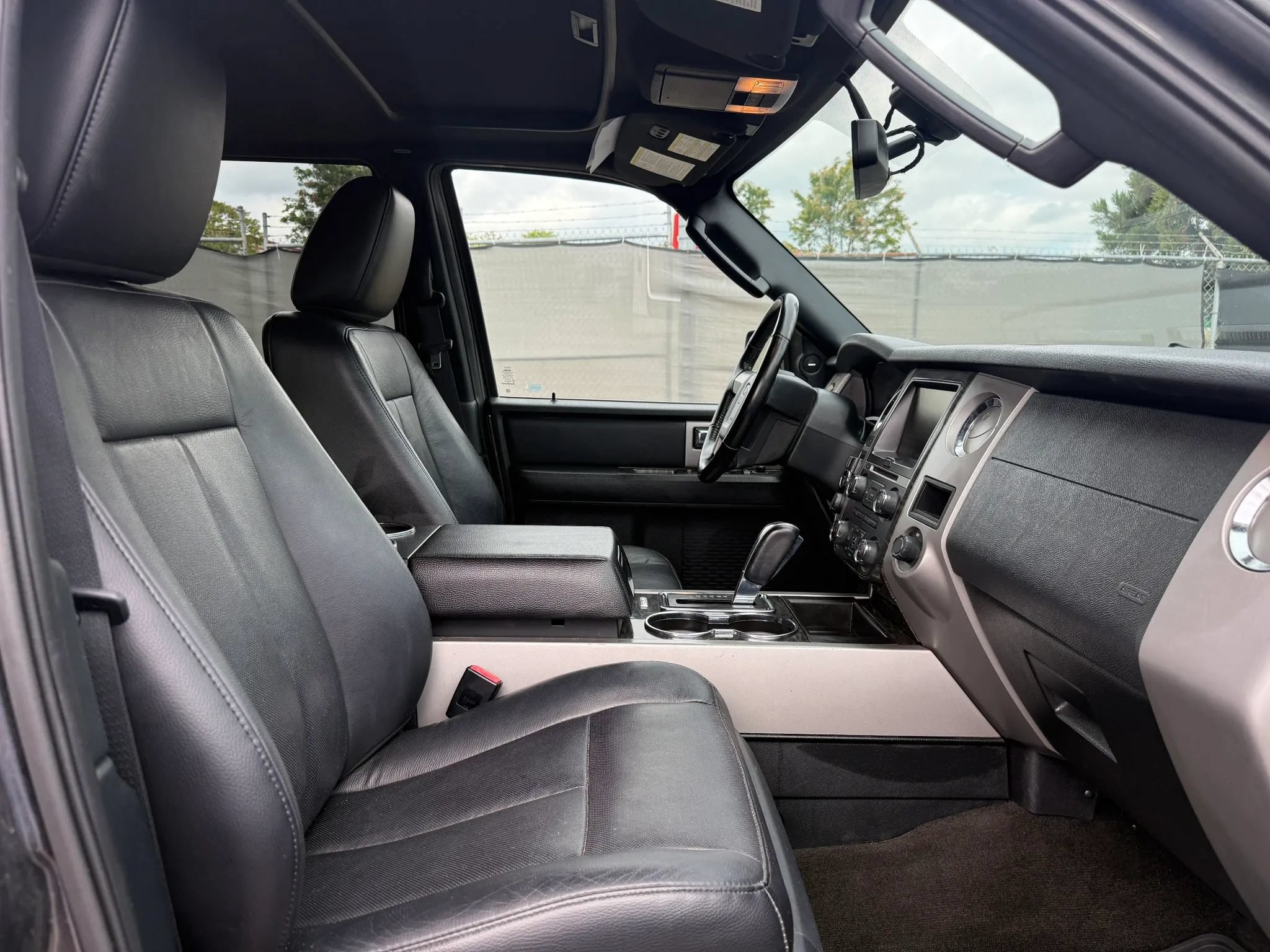 Used 2015 Ford Expedition EL Limited w/ Equipment Group 301A AWD/4WD image 18