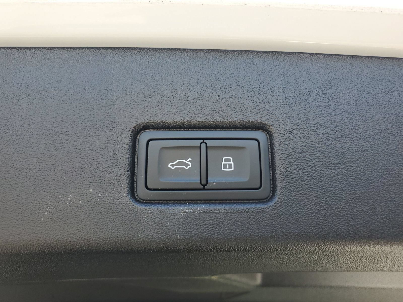 Used 2023 Audi Q4 e-tron Premium Plus w/ Premium Plus AWD/4WD image 9