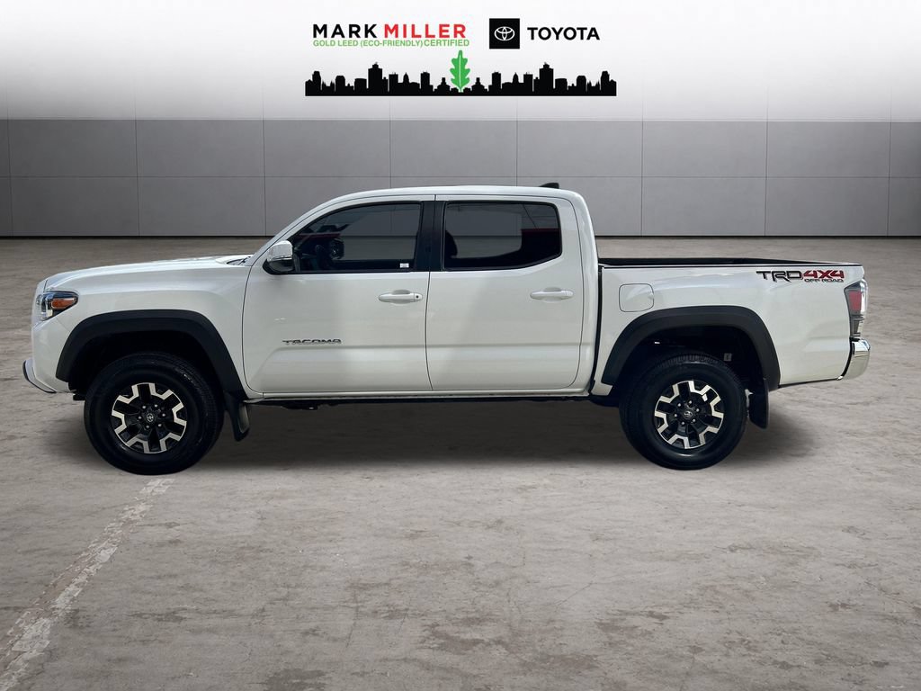 Certified 2022 Toyota Tacoma TRD Off-Road AWD/4WD image 2
