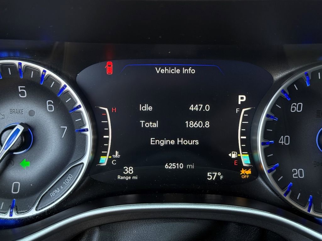 Used 2024 Chrysler Pacifica Touring-L image 33