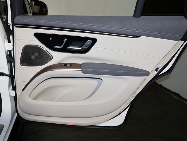 Used 2023 Mercedes-Benz EQS 580 4MATIC SUV image 36