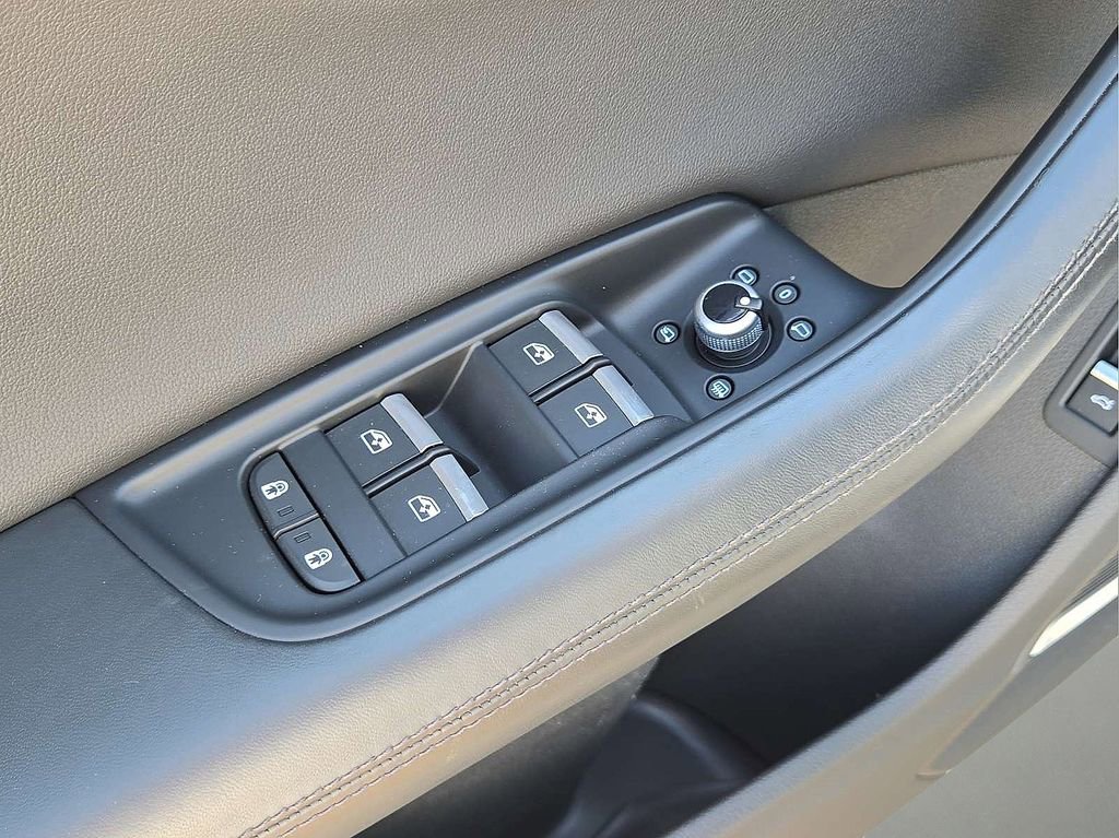 Used 2022 Audi Q7 3.0T Premium Plus w/ Premium Plus Package image 24