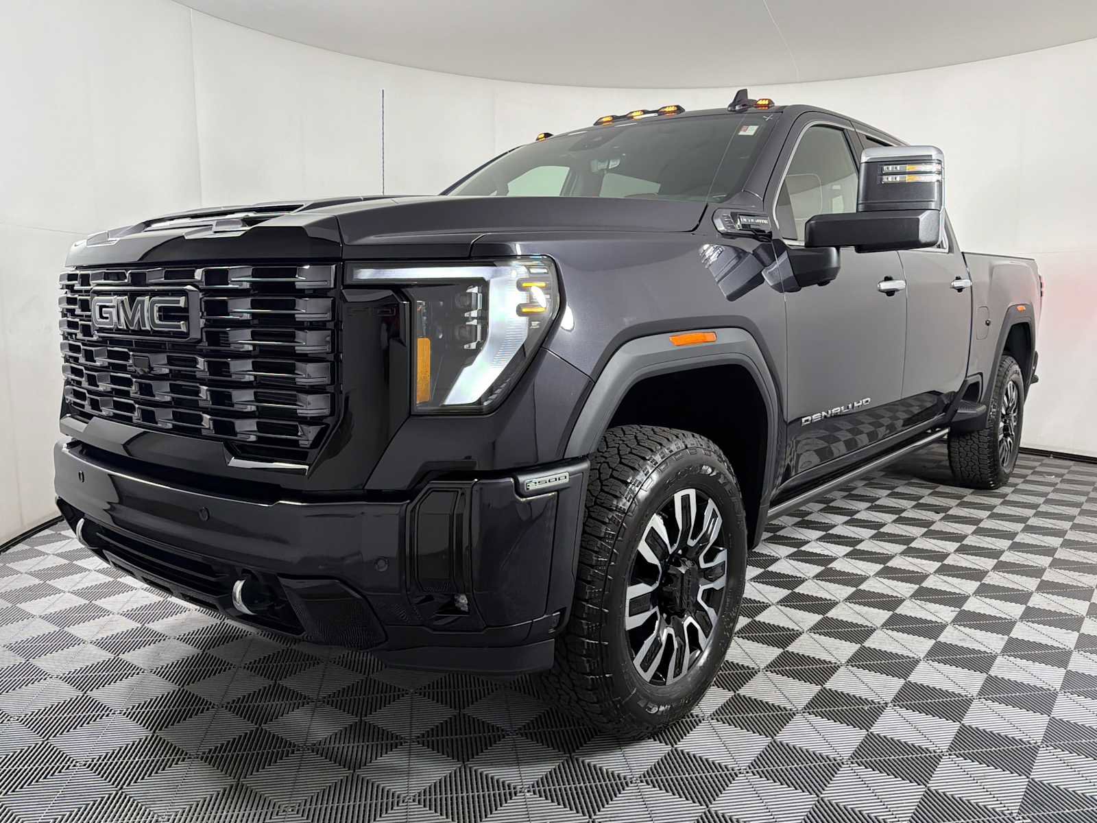 New 2026 GMC Sierra 2500 Denali Ultimate AWD/4WD image 3