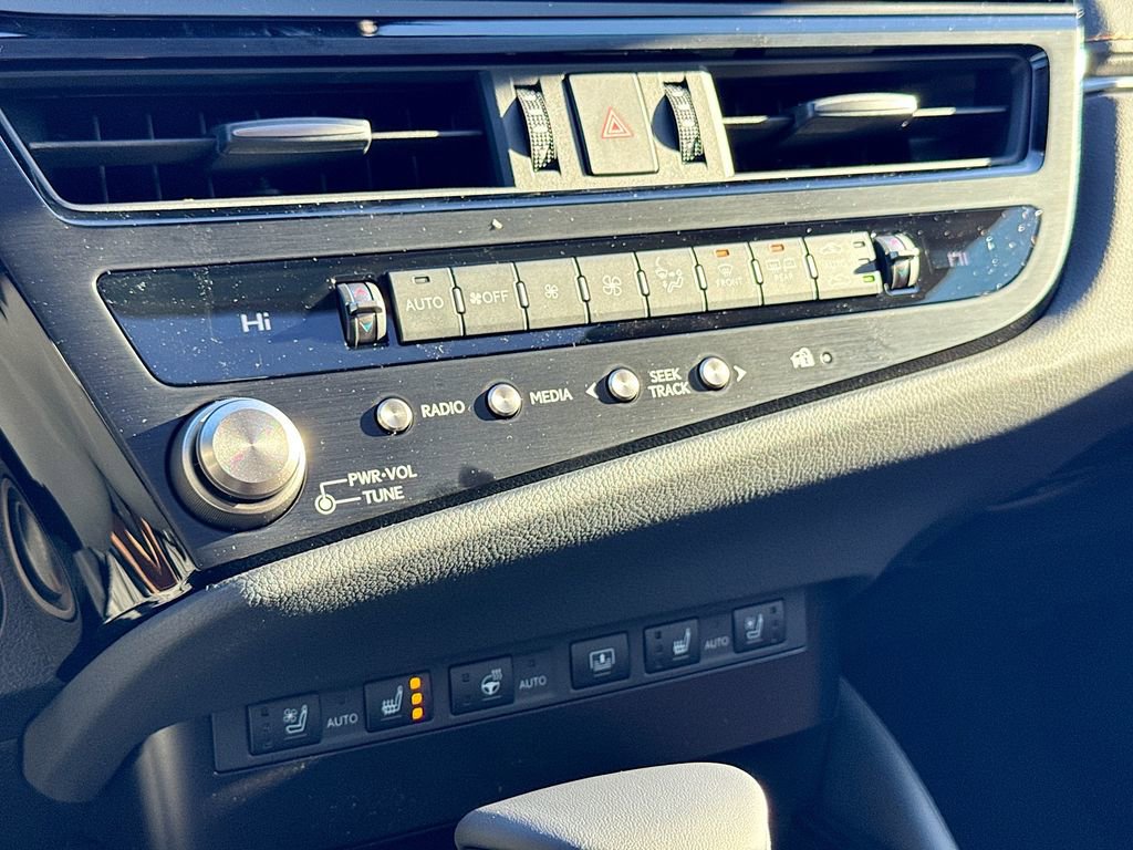 New 2025 Lexus ES 350 Ultra Luxury image 28